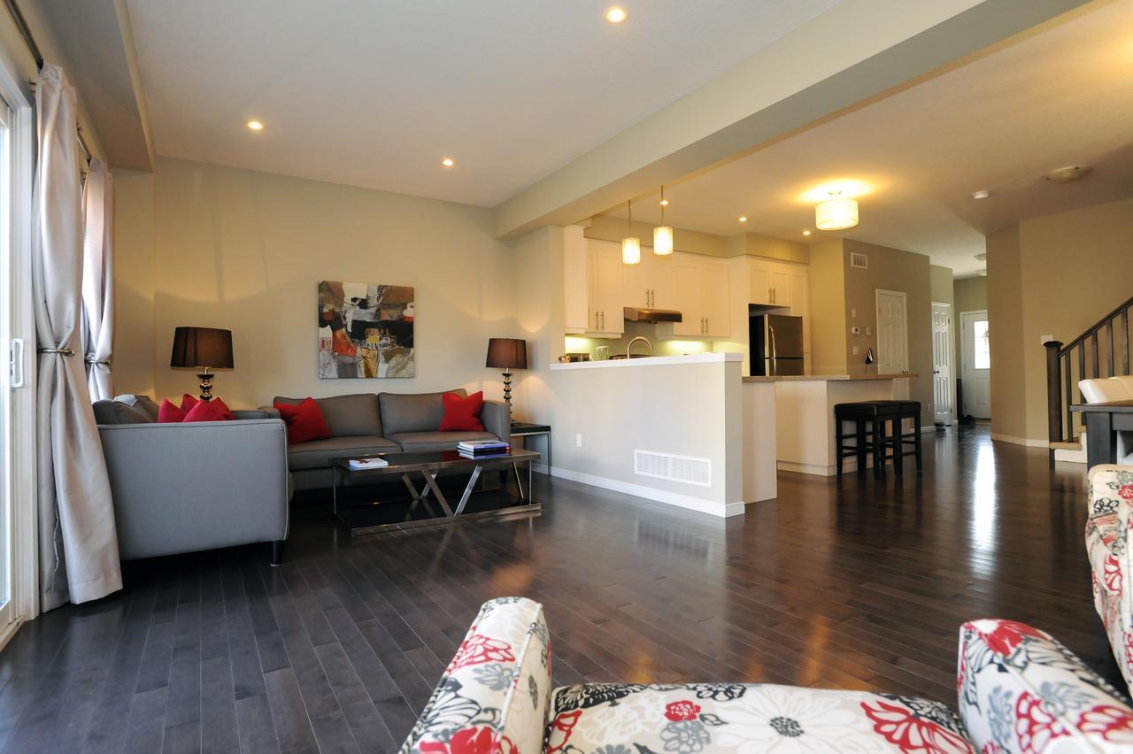 Boardwalk Homes - Executive Guest Rooms & Townhomes Kitchener Habitación foto