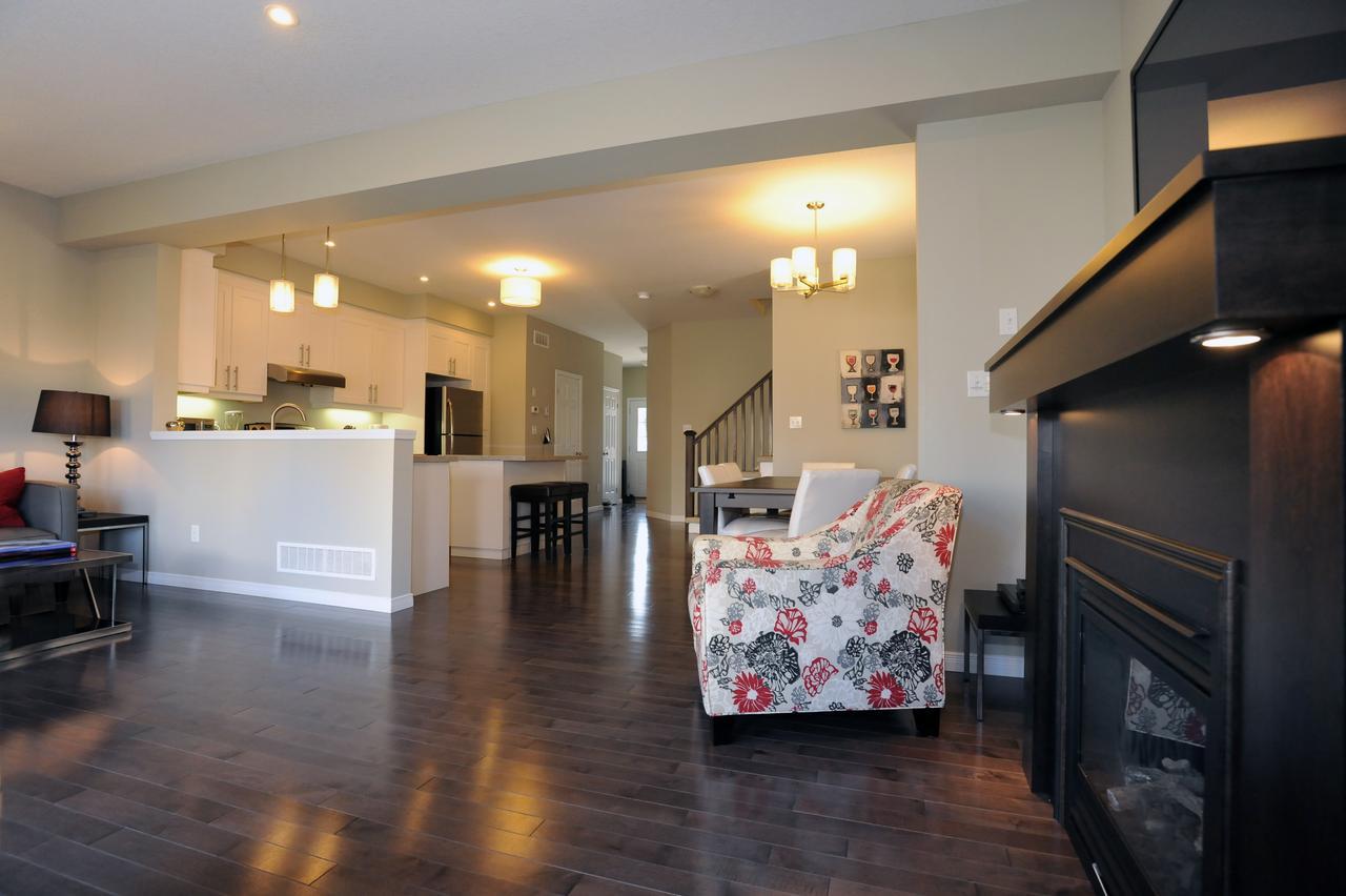 Boardwalk Homes - Executive Guest Rooms & Townhomes Kitchener Habitación foto